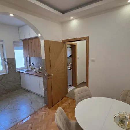 Atelier - Centar * Τρέμπινιε
