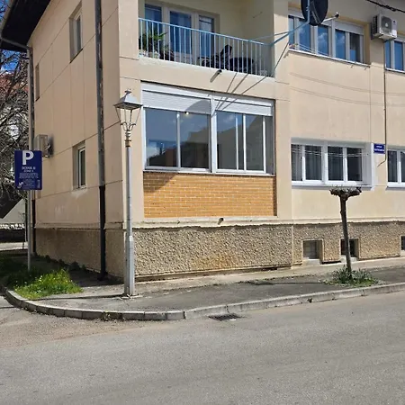 Atelier - Centar * Τρέμπινιε